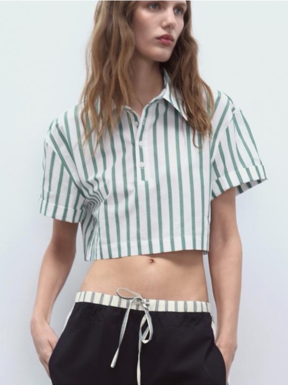 Zara White and Green Striped Short-Sleeve Cropped Shirt